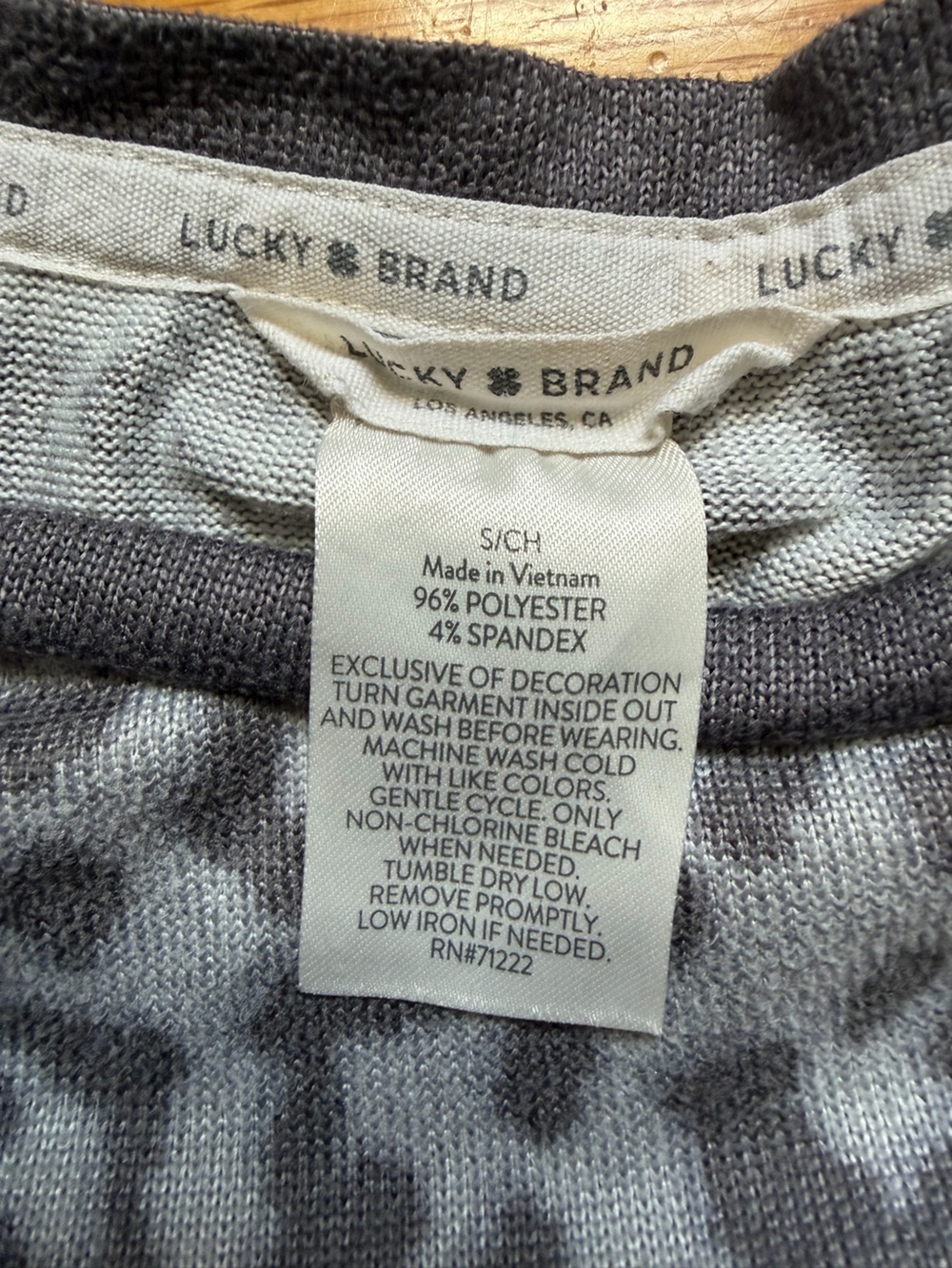 Lucky Brand Gray and Black Leopard Print T-Shirt/Lounge Top size small - Picture 3 of 4